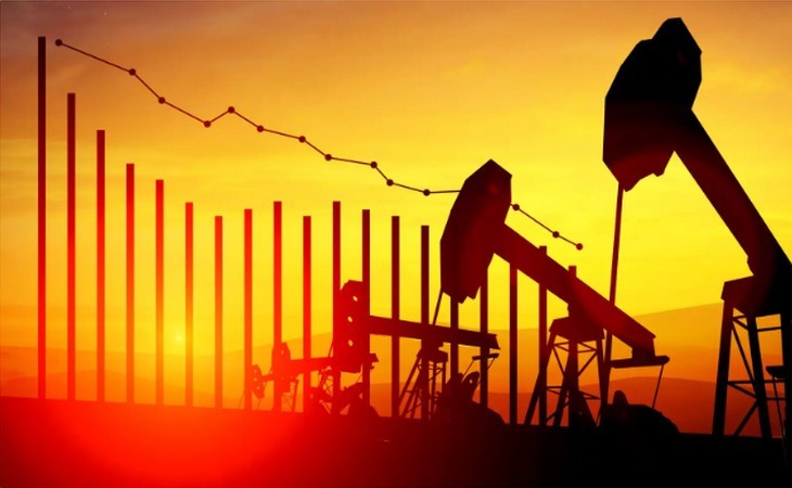 Petróleo fecha em queda, após salto em estoque dos EUA amplificar temores por demanda