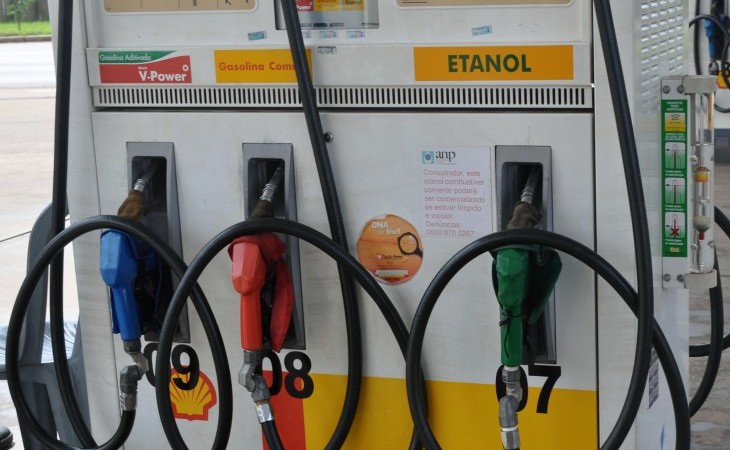 Alta do etanol deixa gasolina mais competitiva