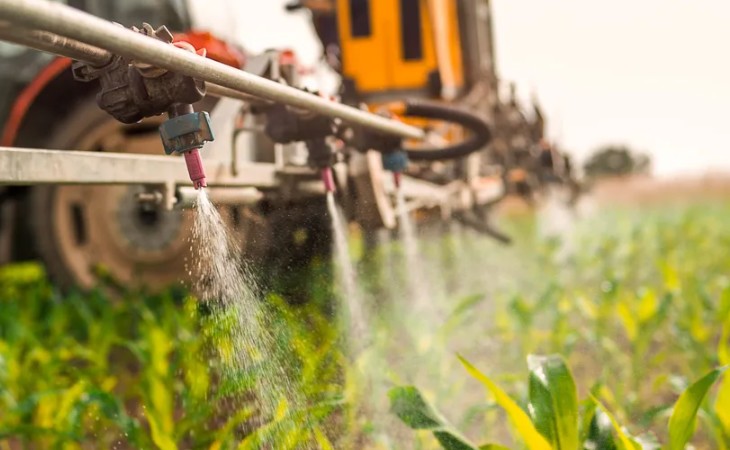 Número de agrotóxicos com registro cancelado aumentou 37% no Brasil