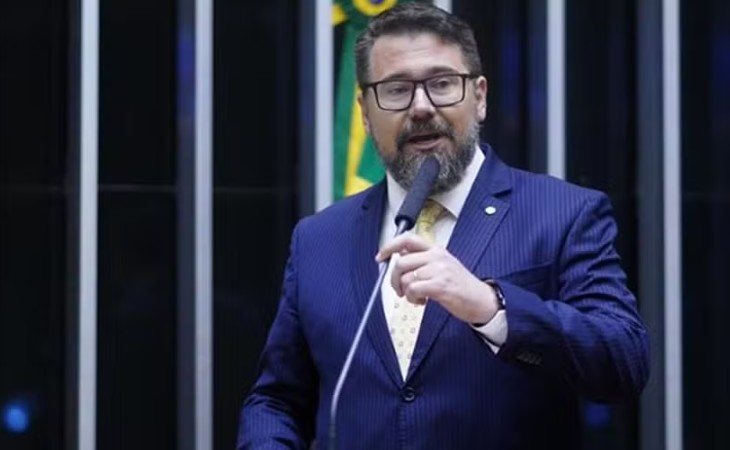 Deputado retira PL que acabaria com mistura obrigatória de biocombustíveis