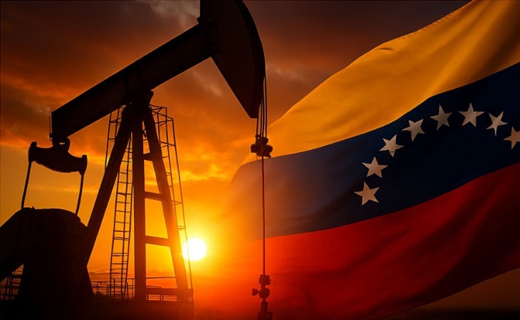 Venezuela oferece petróleo, minerais e concessões aos Estados Unidos para evitar confronto armado e negociar alívio diplomático com Washington