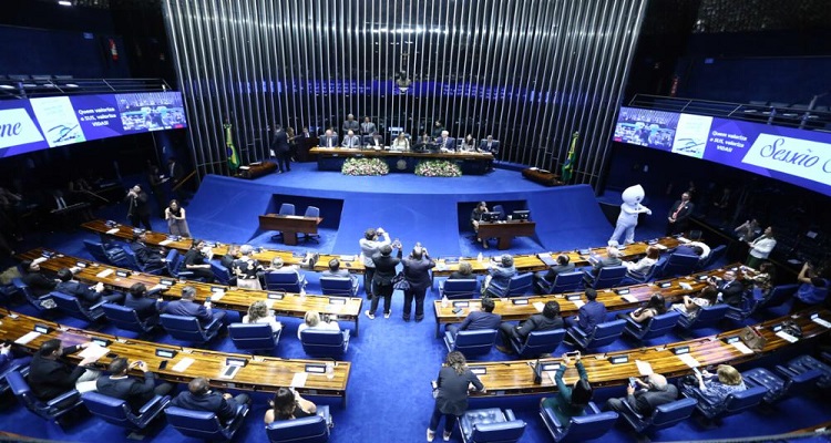 Câmara aprova aumento expressivo de multas contra adulteração de combustíveis