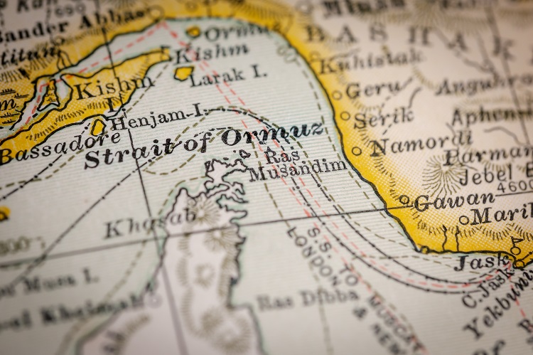 Rotas sob ameaça elevam risco global: fertilizantes entram no centro da crise