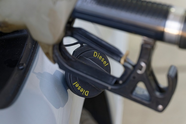 Vendas de diesel recuam em maio, mas etanol amplia participação
