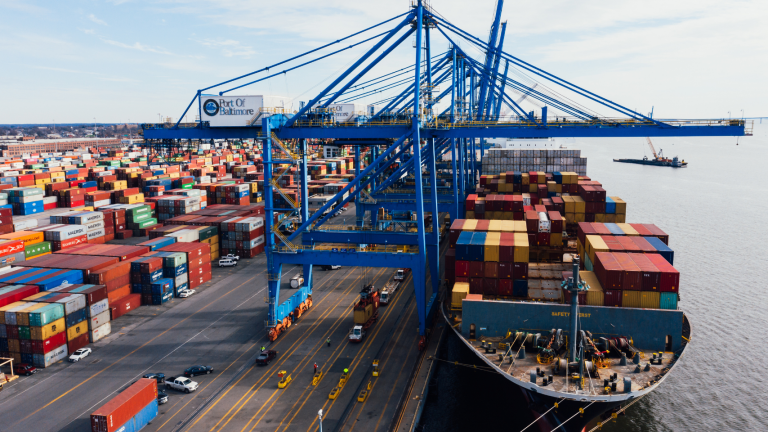 Exportações do Brasil recuam e mercado monitora safra da Índia